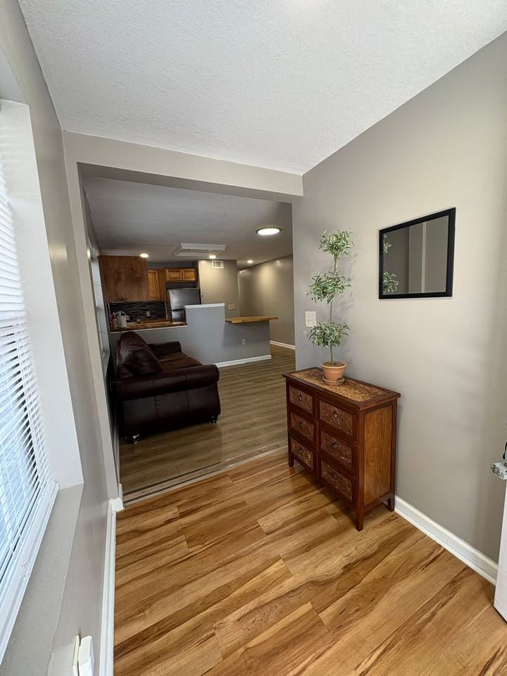 326 S 11th St - Photo 2 of 10