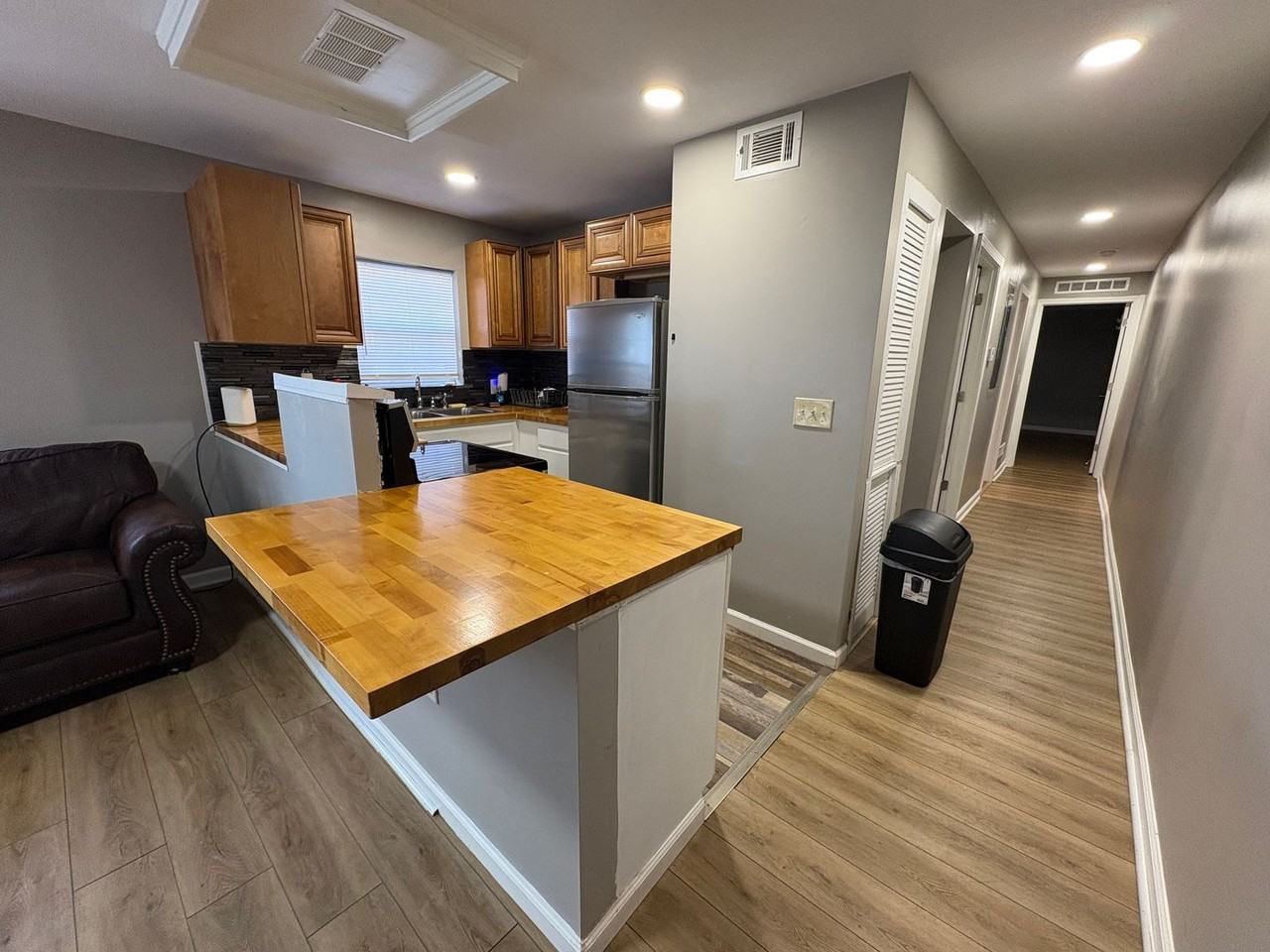 326 S 11th St - Photo 4 of 10