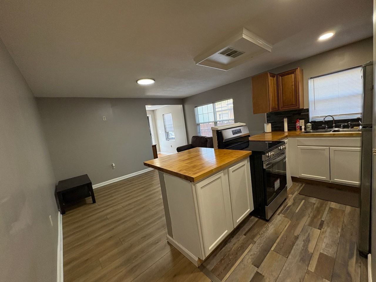 326 S 11th St - Photo 5 of 10