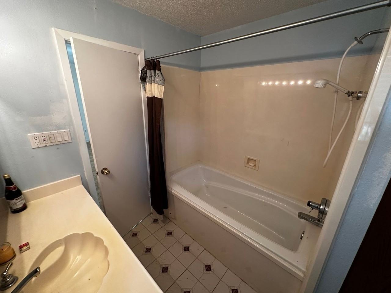 2107 Mallard St - Photo 2 of 29