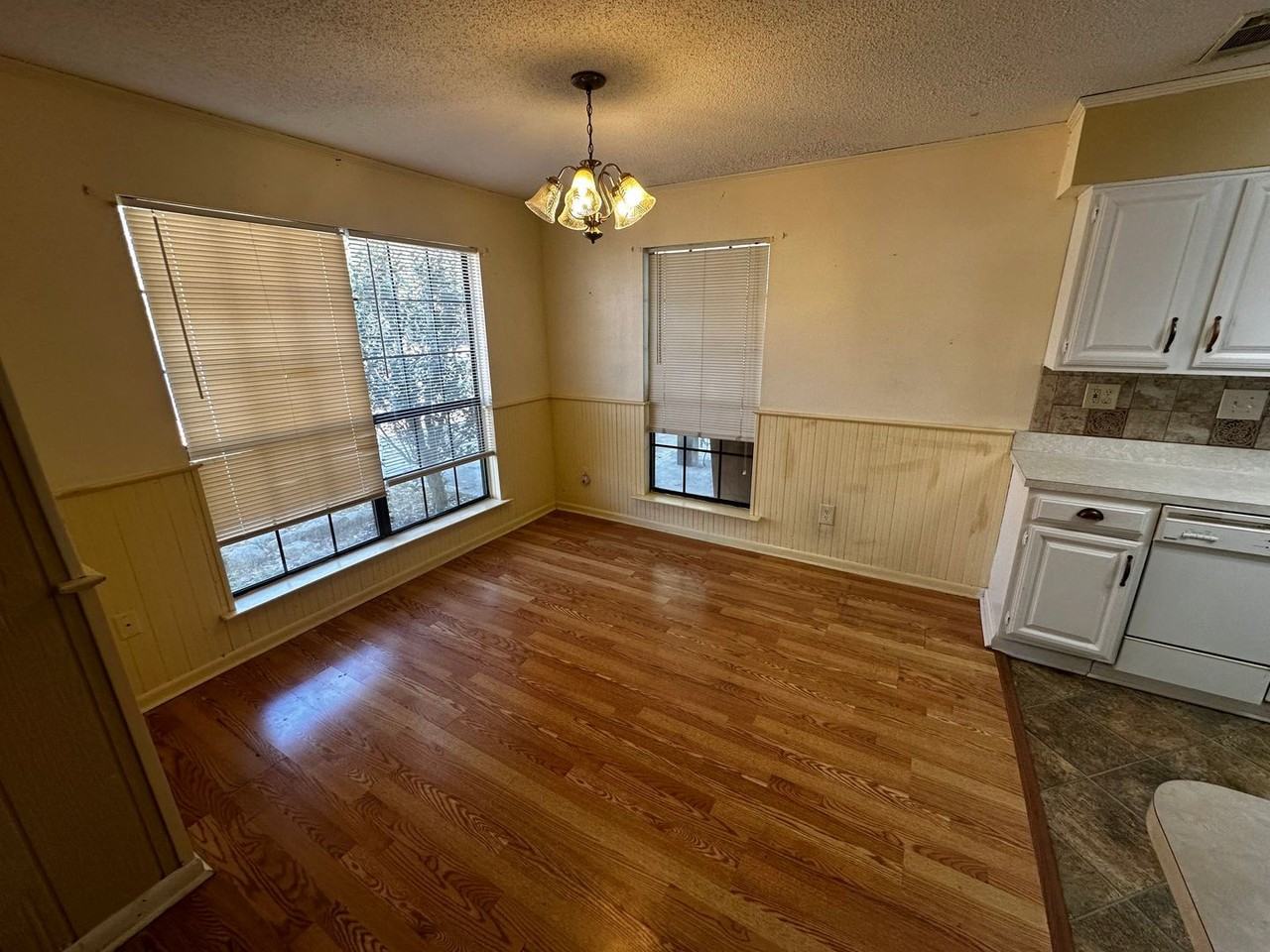 2107 Mallard St - Photo 5 of 29