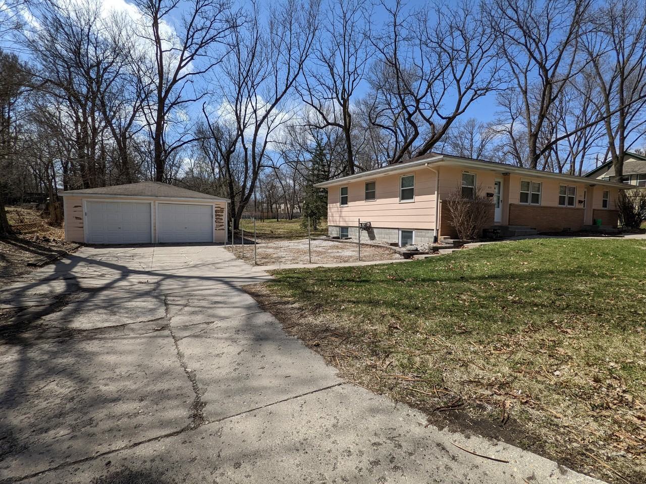 435 Hawthorne Ave #435 - Photo 2 of 3