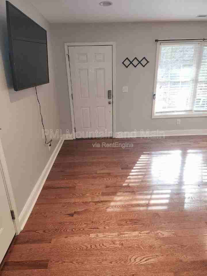 52 Kirby Rd - Photo 3 of 47