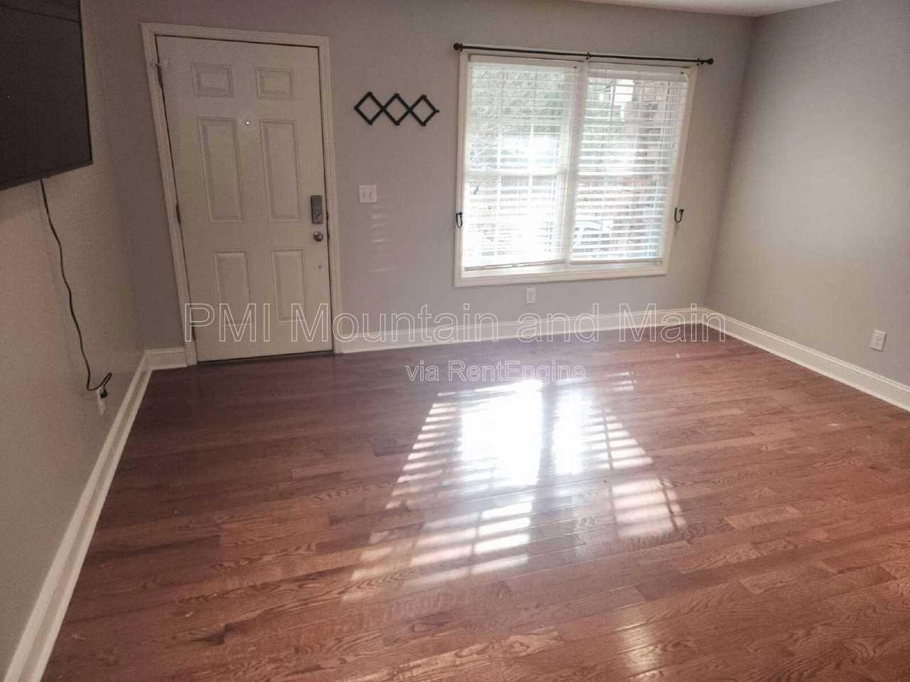 52 Kirby Rd - Photo 4 of 47