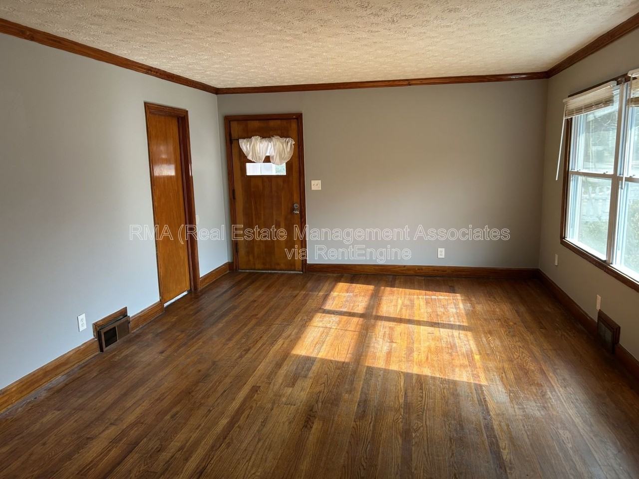 901 Ray St - Photo 6 of 8