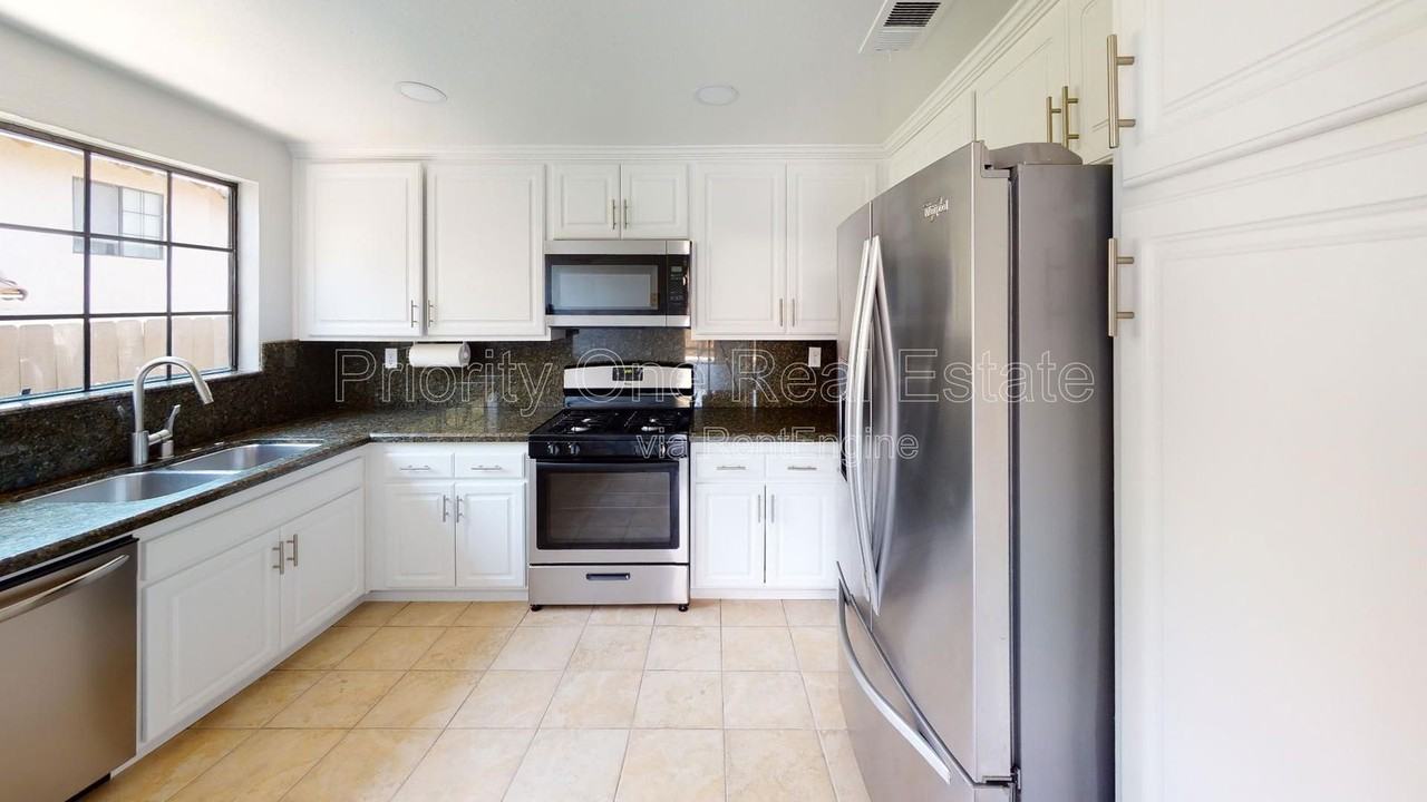 12329 Caminito Mira Del Mar - Photo 7 of 30