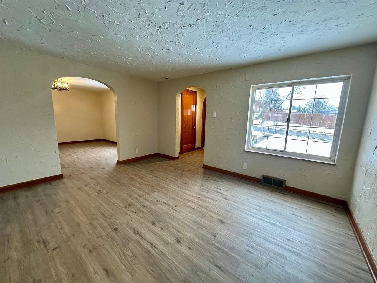 533 Freeport Rd - Photo 2 of 16