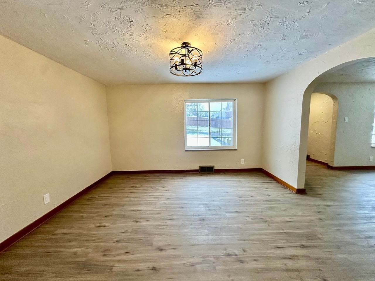 533 Freeport Rd - Photo 3 of 16