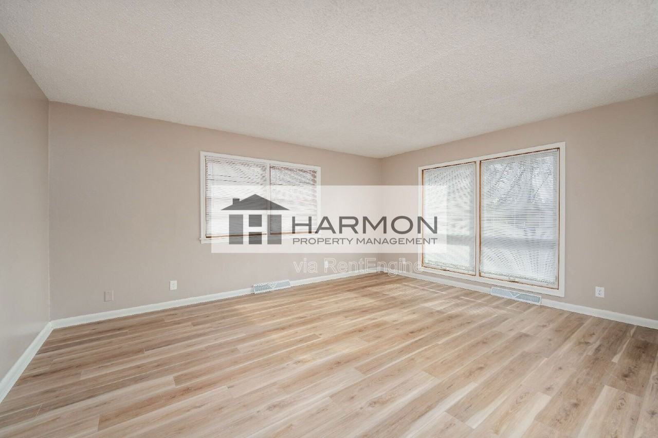 8514 W 9th St N - Photo 2 of 14