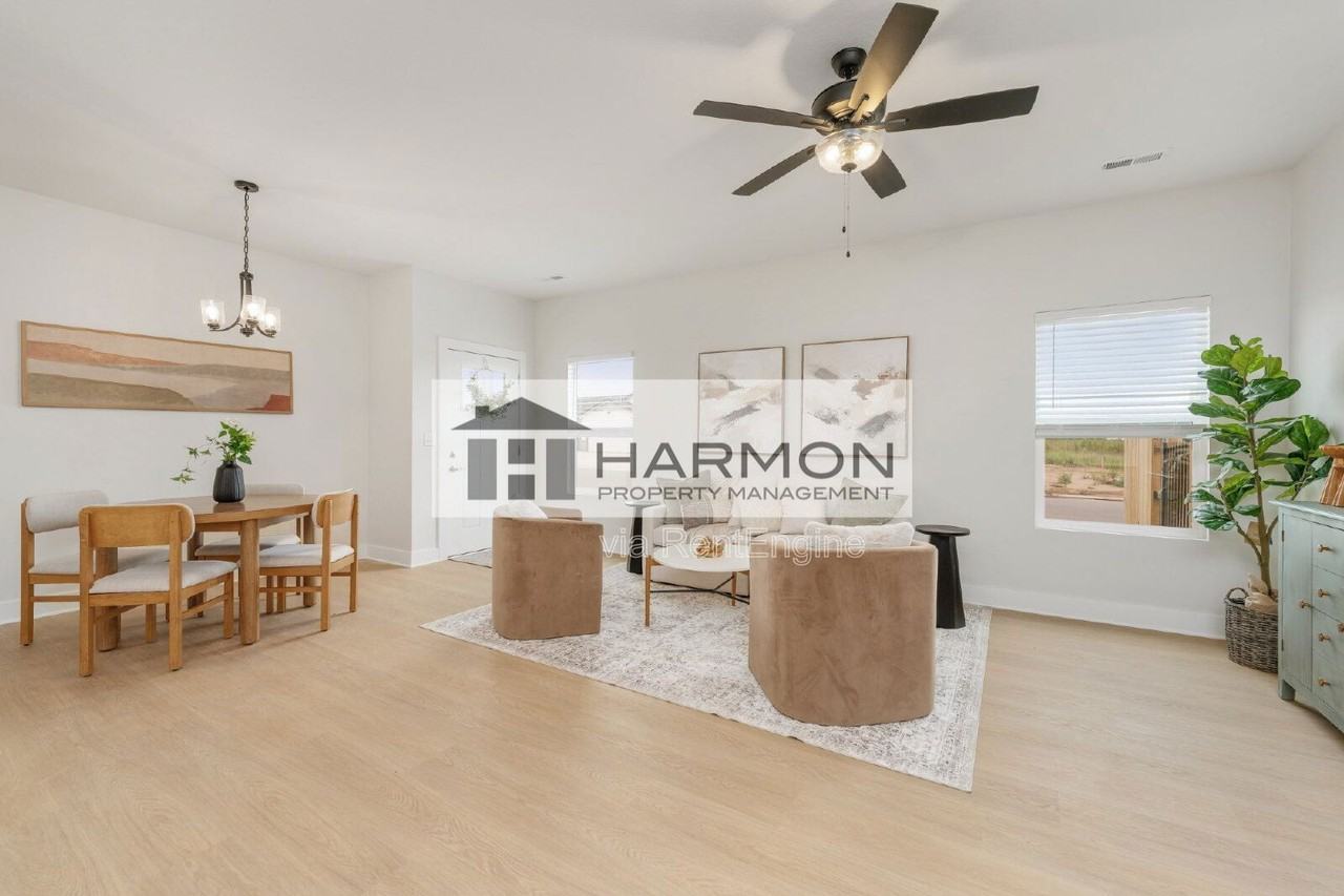 2056 N Reece Ct - Photo 2 of 15