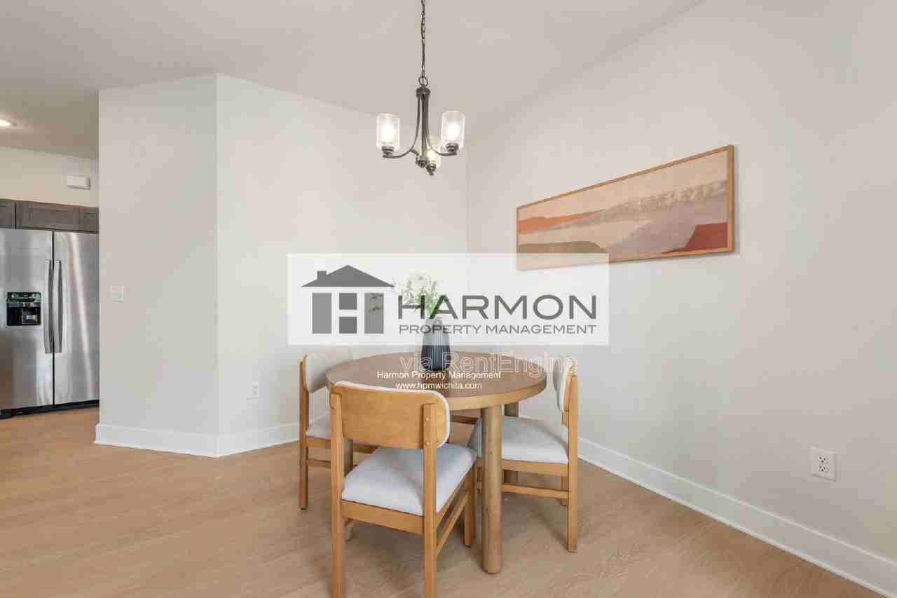 2056 N Reece Ct - Photo 7 of 15