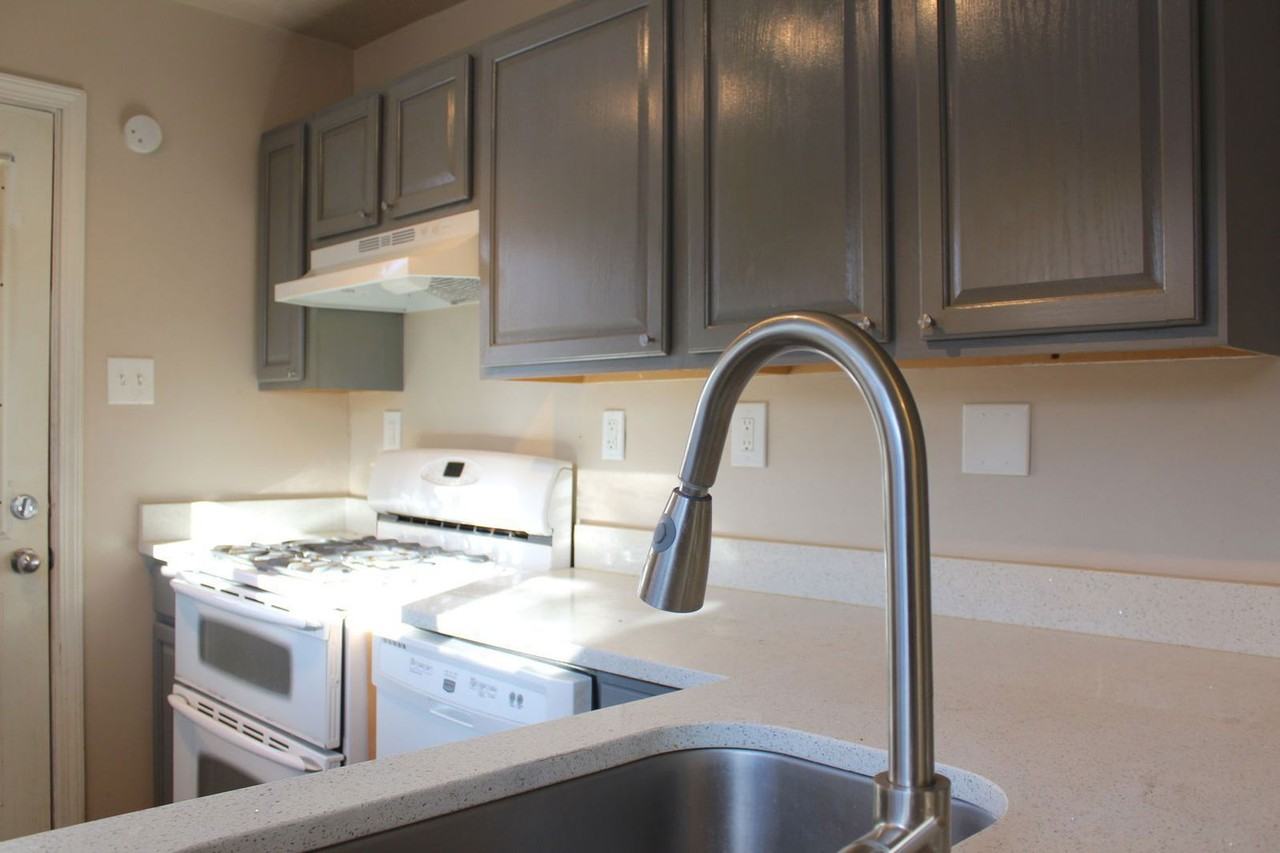 753 Jefferson Rd - Photo 3 of 12