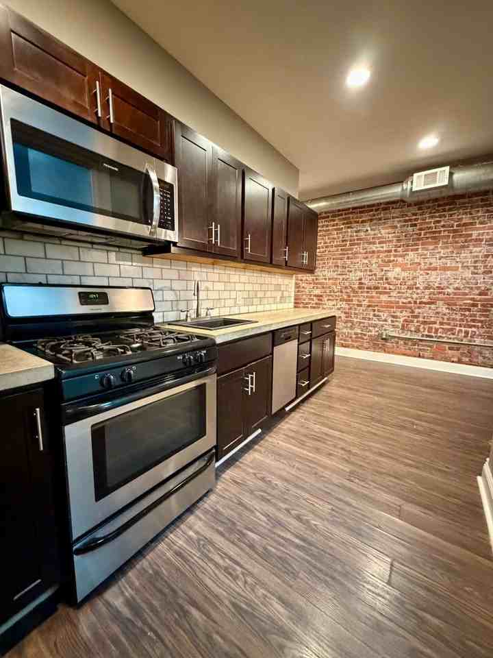 4603 Butler St #2 - Photo 4 of 10