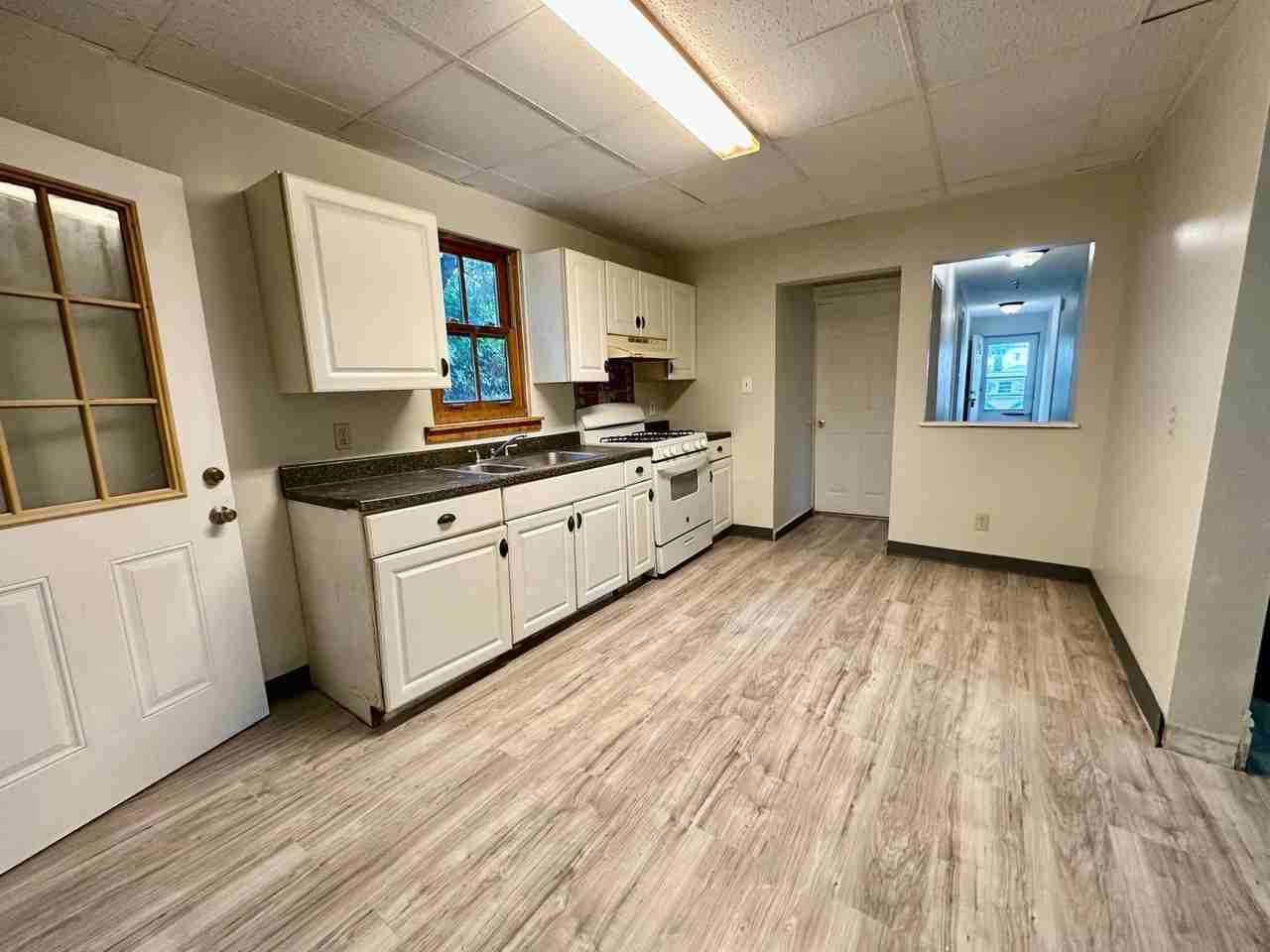 1017 Emporia St #LOWER