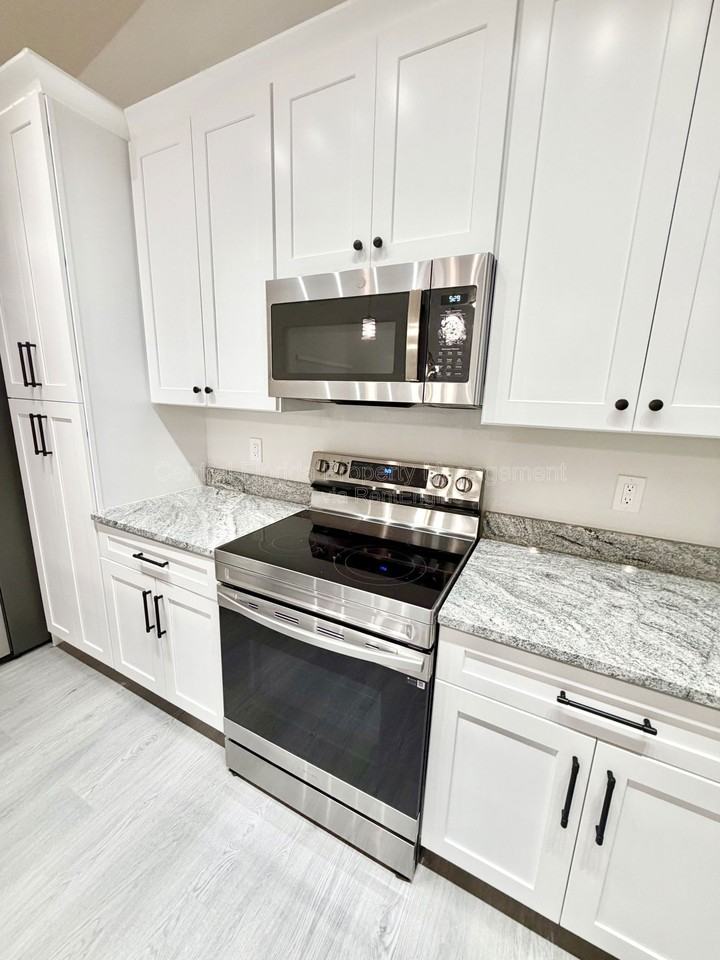 1080 W Riviera Blvd - Photo 6 of 23