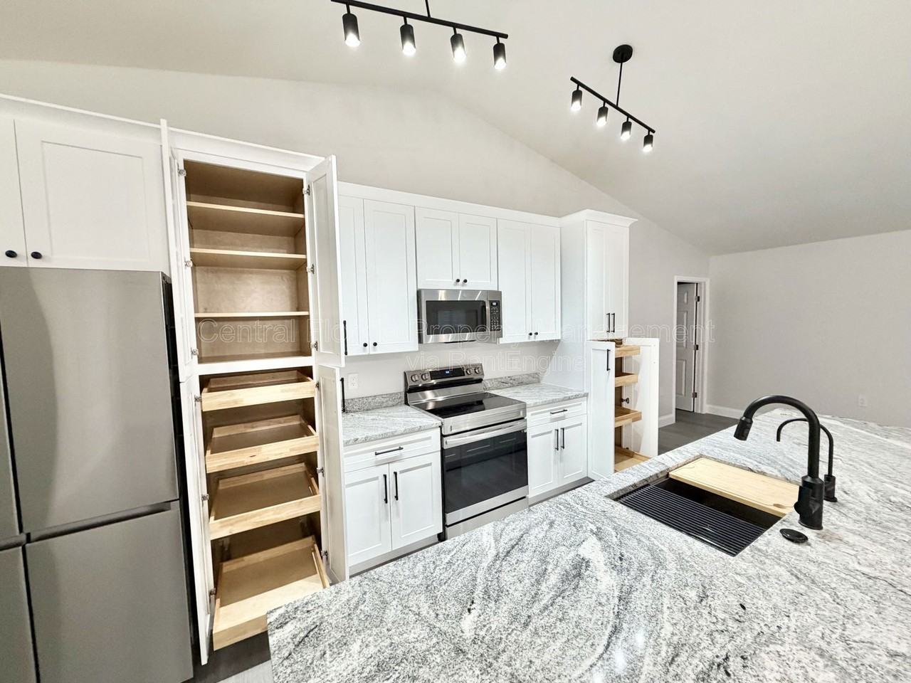 1080 W Riviera Blvd - Photo 7 of 23