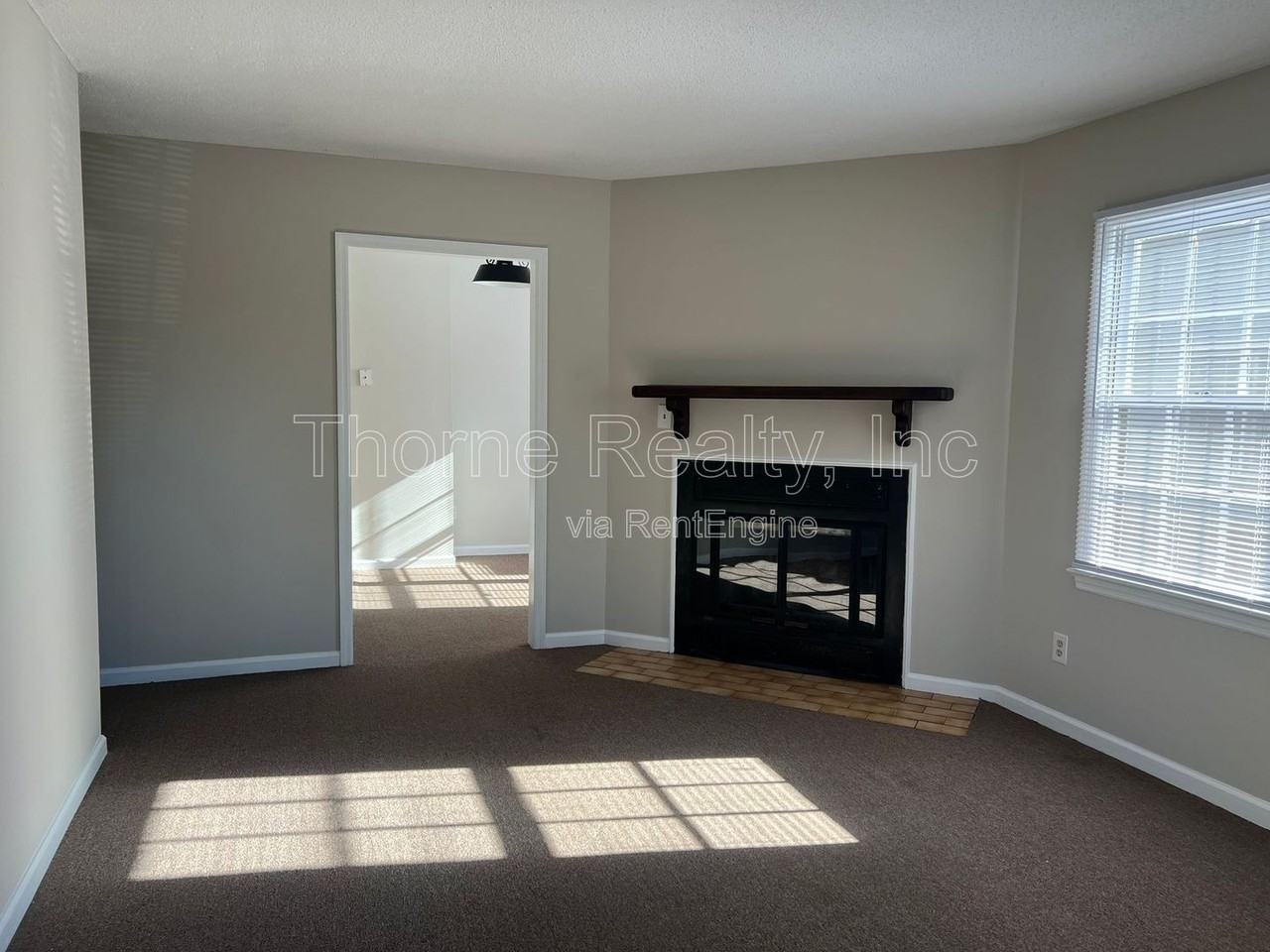 2247 Sherwood Ave - Photo 2 of 14