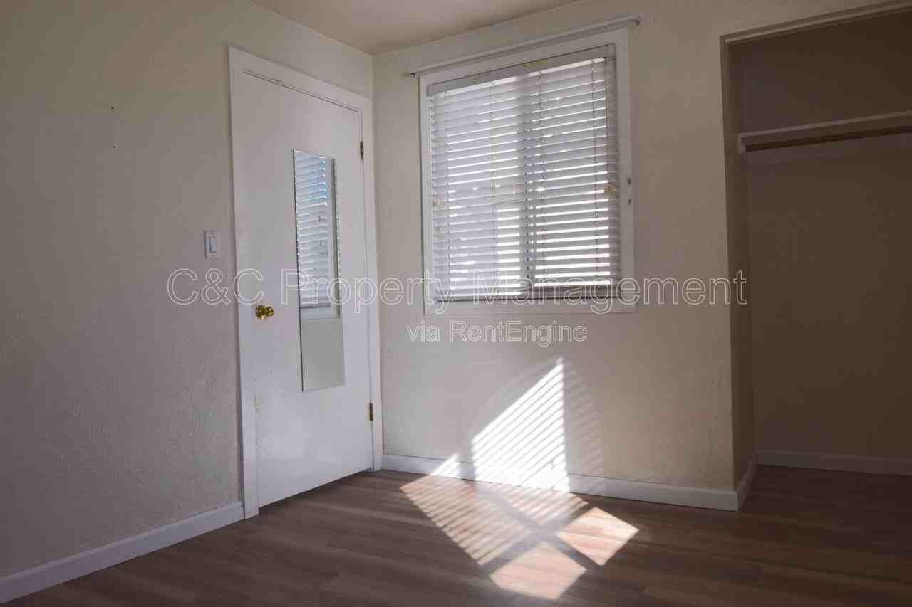 476 Cortes St #D - Photo 3 of 5