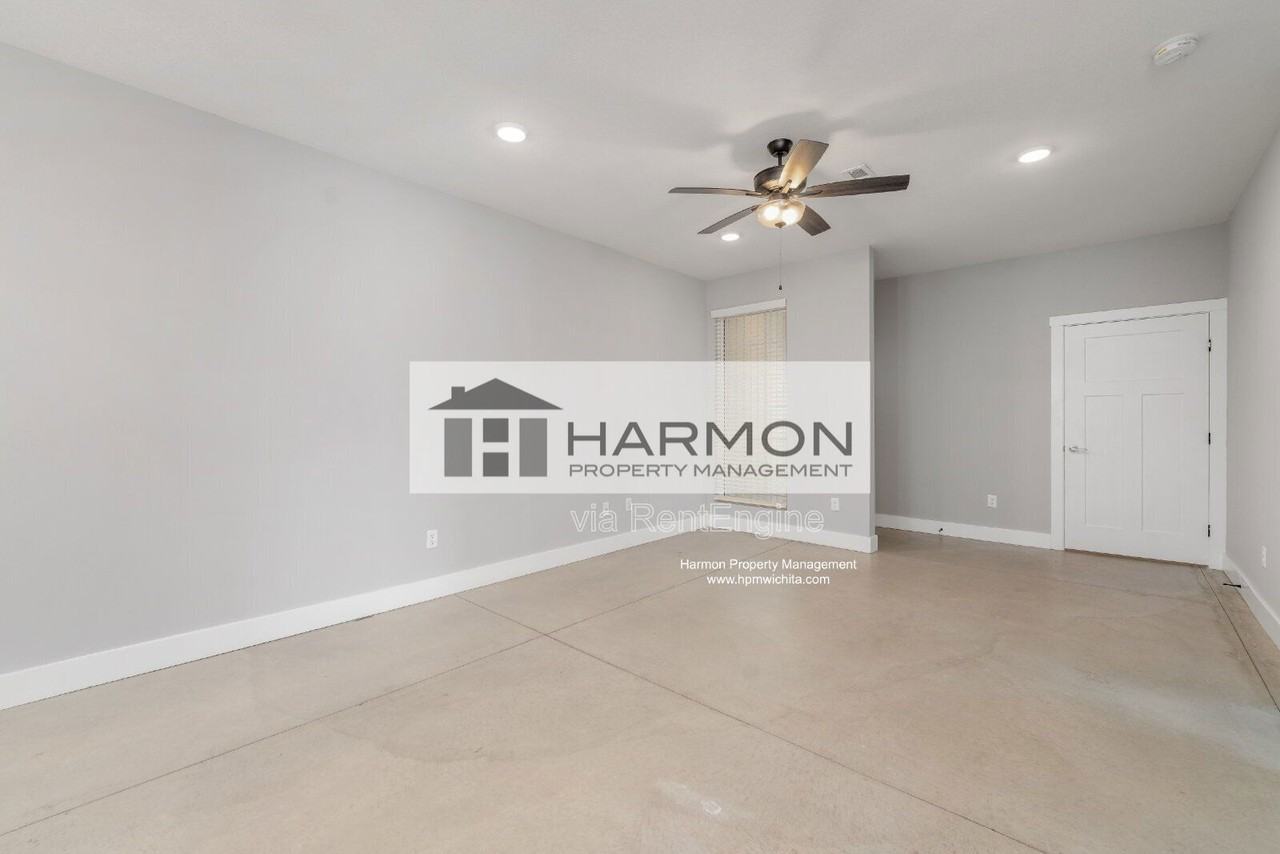 2168 S Thatcher Ct - Photo 2 of 12