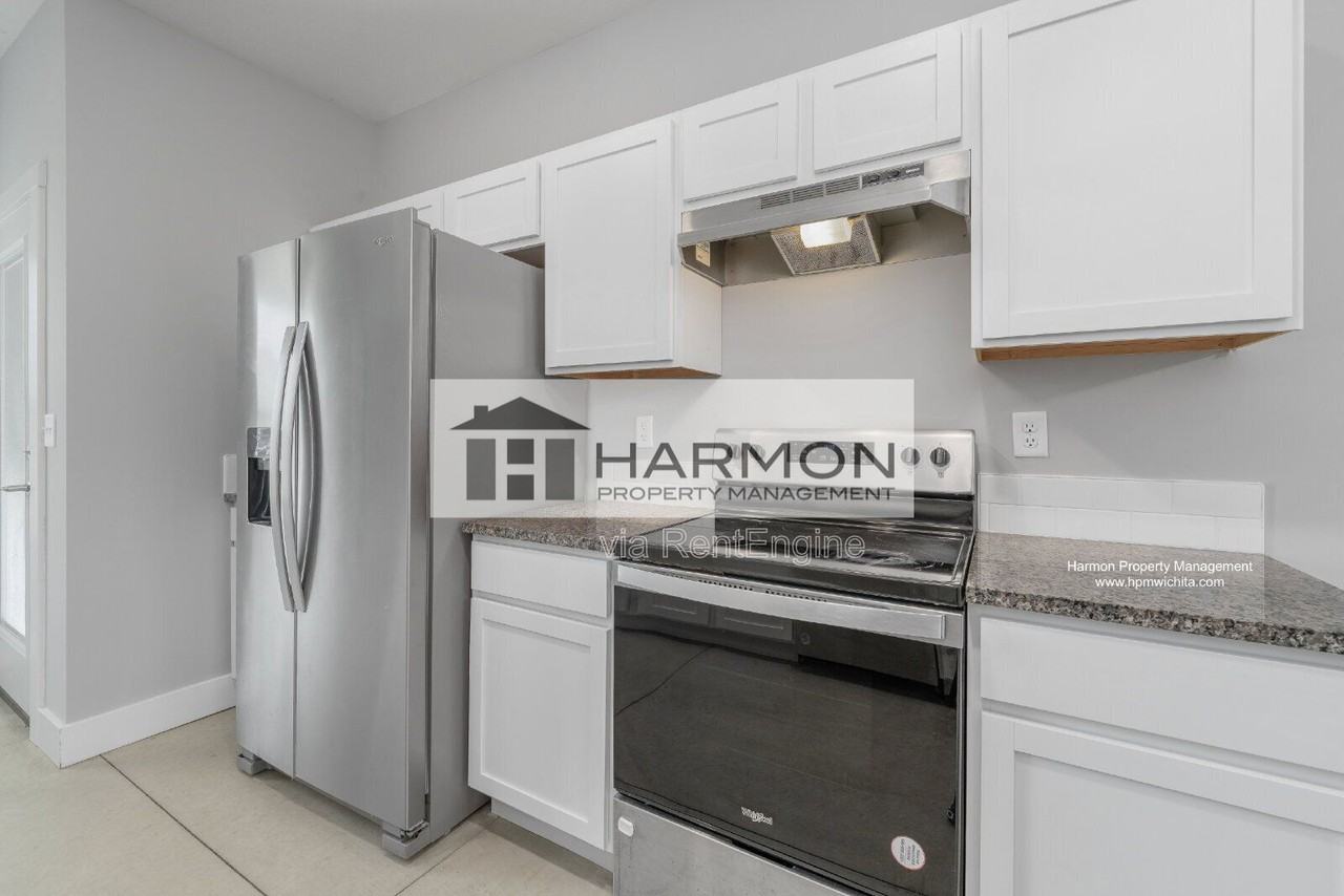 2168 S Thatcher Ct - Photo 3 of 12