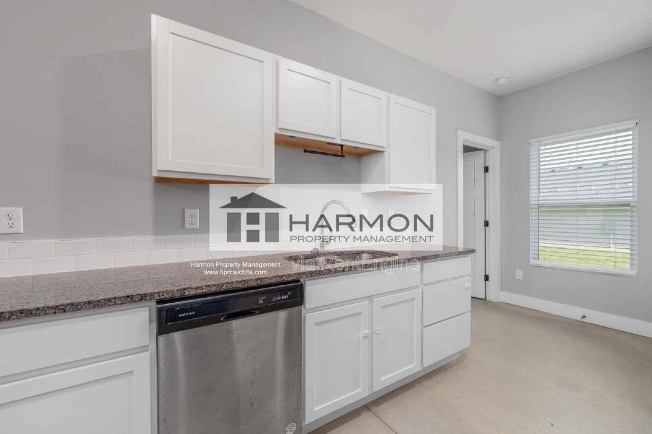 2168 S Thatcher Ct - Photo 4 of 12