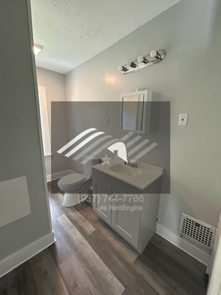 949 Ferndale Ave #951 - Photo 3 of 11