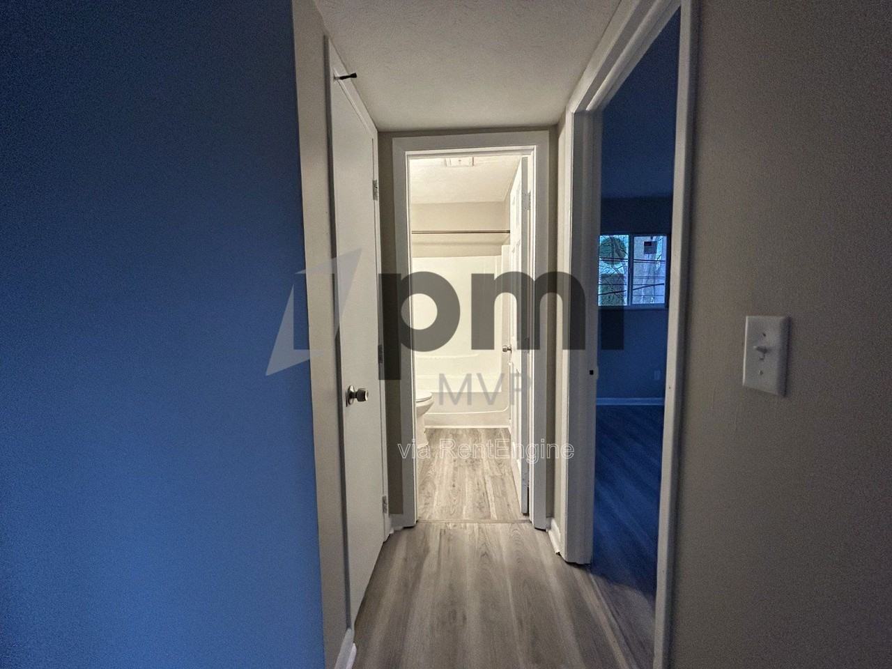 834 Whitethorne Ave #D - Photo 7 of 26