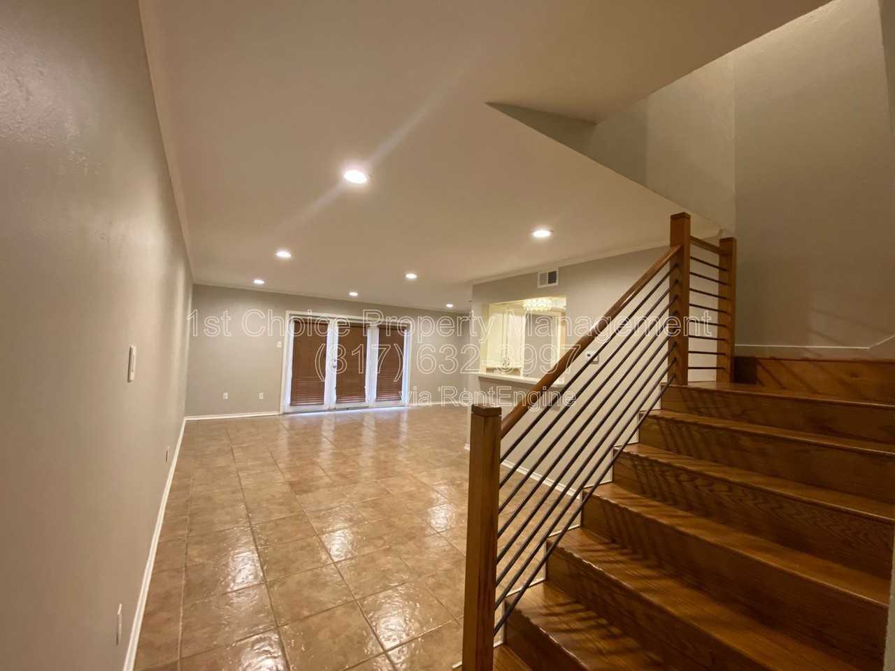 6 One Main Pl - Photo 5 of 28