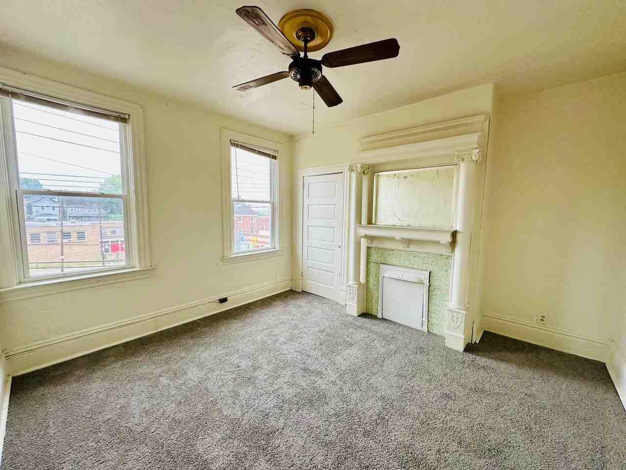 1017 Emporia St #2 - Photo 3 of 9