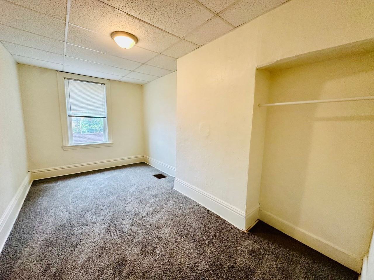 1017 Emporia St #2 - Photo 4 of 9