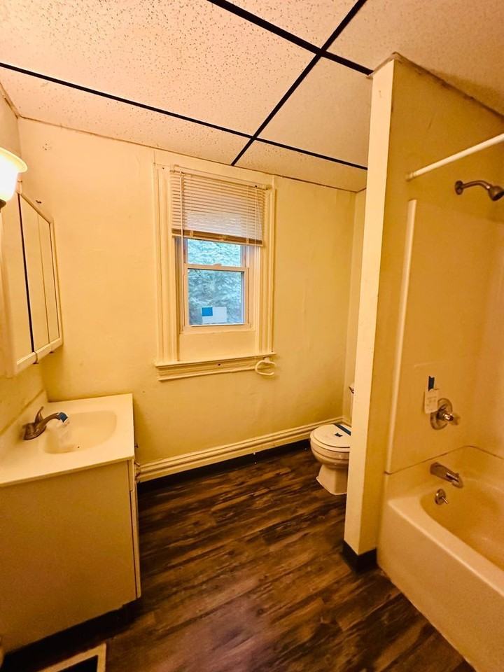 1017 Emporia St #2 - Photo 5 of 9