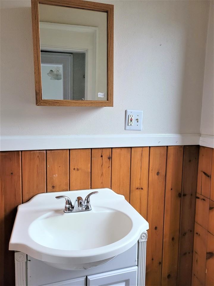 250 Lark St - Photo 7 of 8