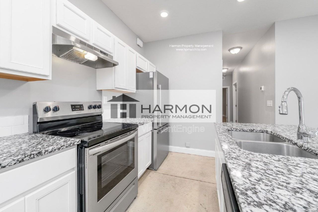 5527 S Handley Ave - Photo 4 of 11