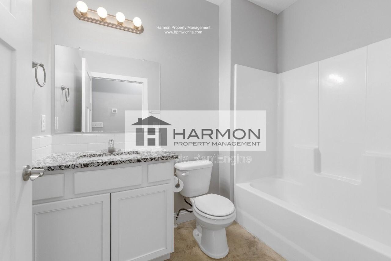 5527 S Handley Ave - Photo 6 of 11