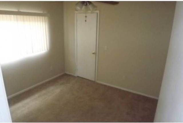 11796 W Dahlia Dr - Photo 7 of 13