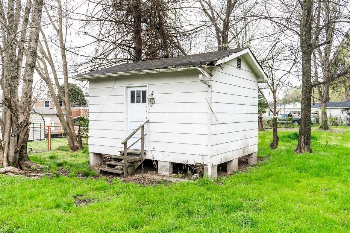 407 W Wheeler St - Photo 4 of 26