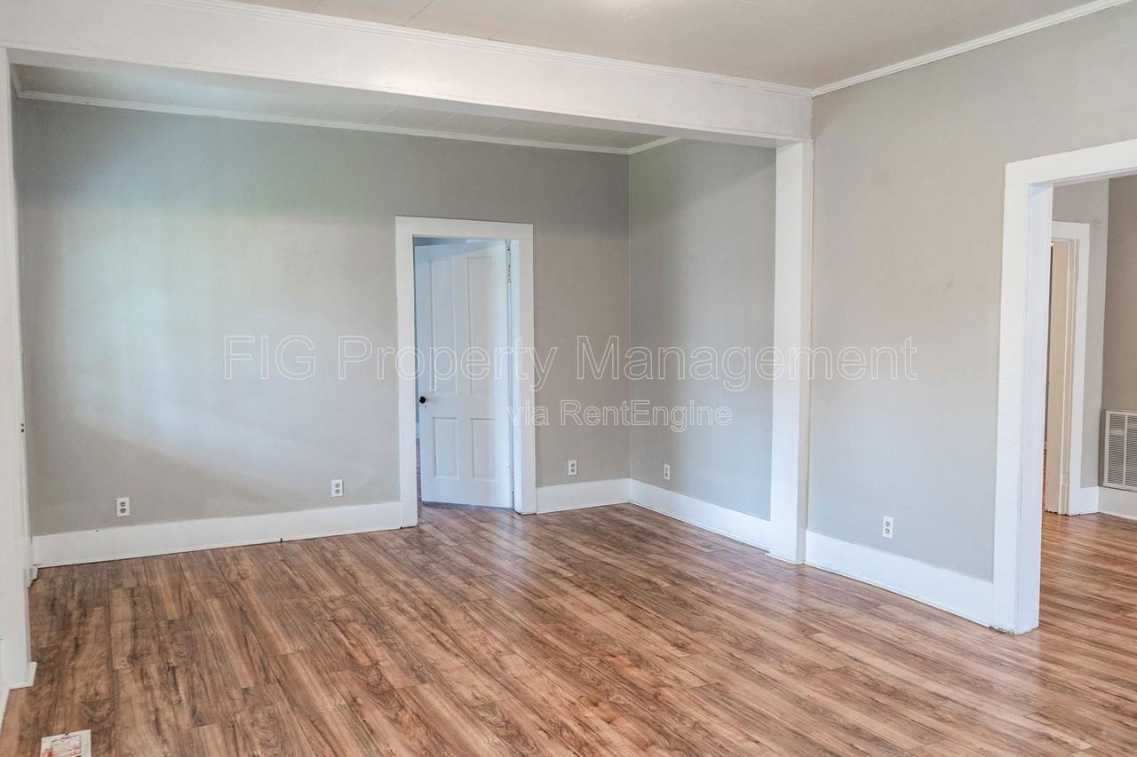 407 W Wheeler St - Photo 6 of 26