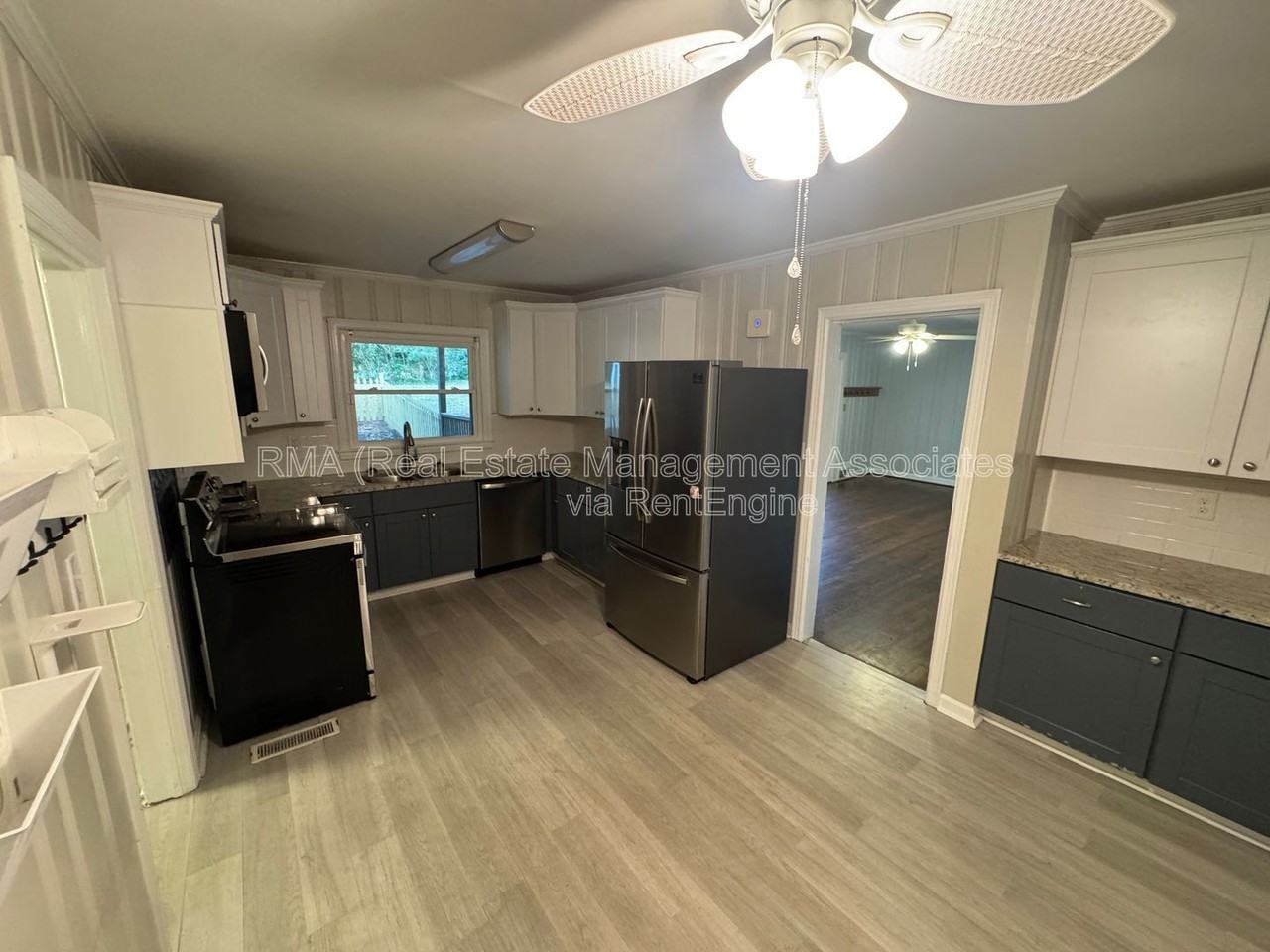 1122 Maple Dr - Photo 4 of 16