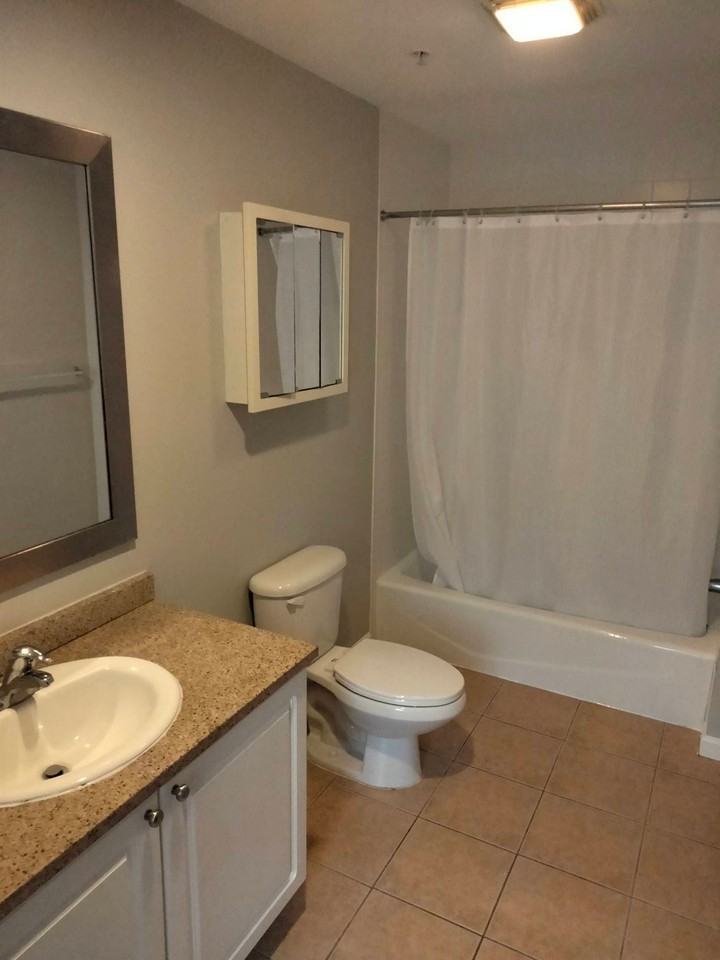 206210 Farmington Ave #412 - Photo 4 of 7