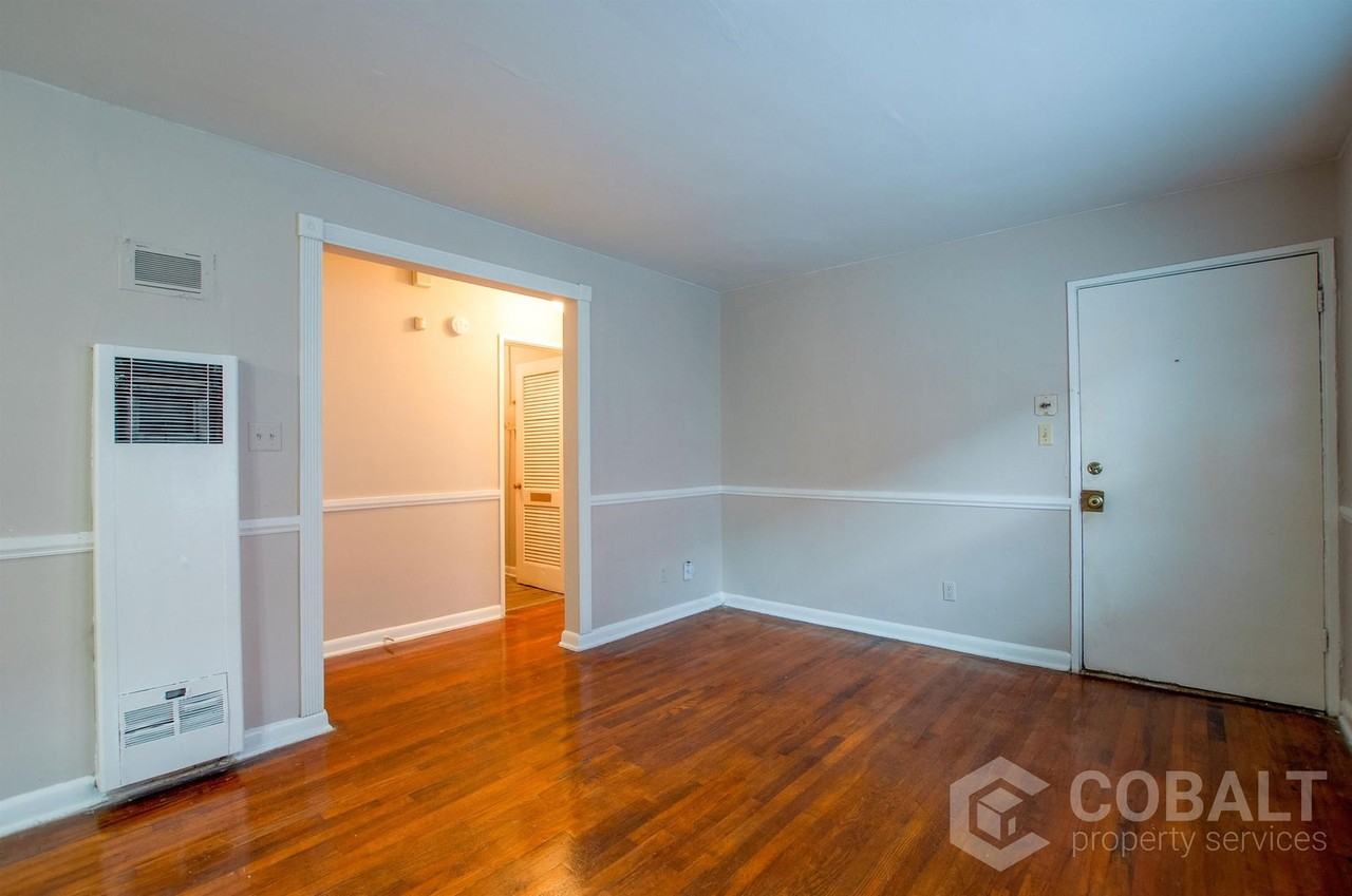 944 Saint Charles Ave Ne #3 - Photo 4 of 15