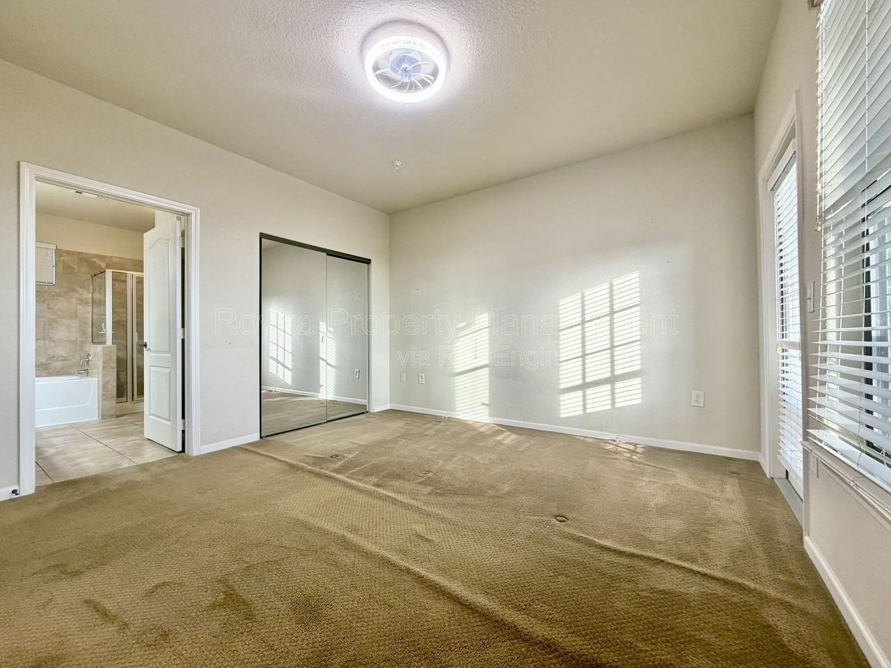 909 Charo Pkwy #1032 - Photo 4 of 19