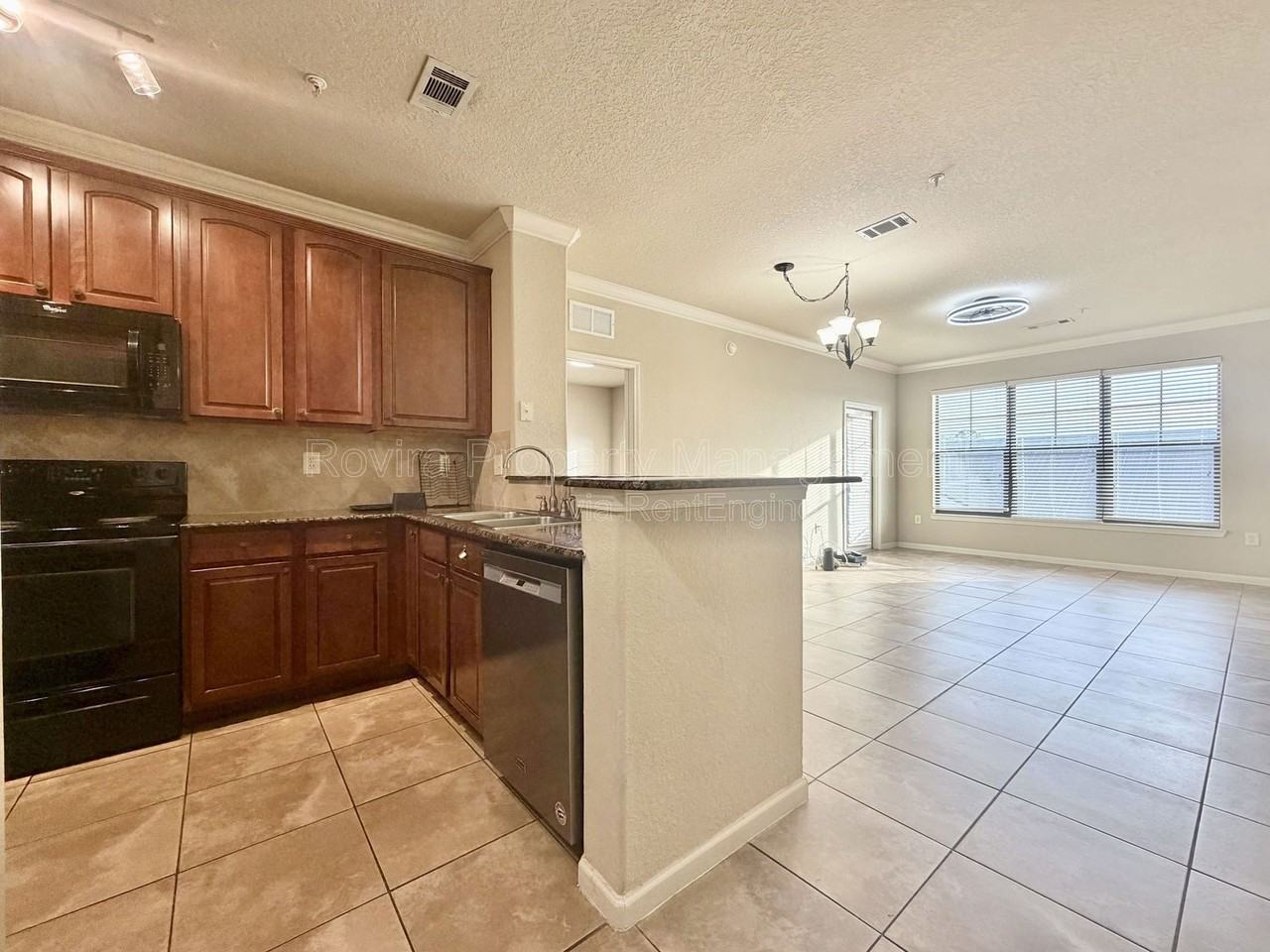 909 Charo Pkwy #1032 - Photo 7 of 19