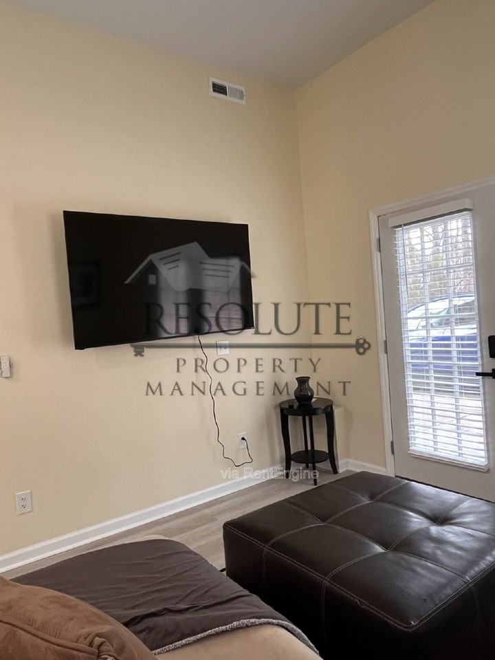 6009 Garrett Rd #A - Photo 4 of 14