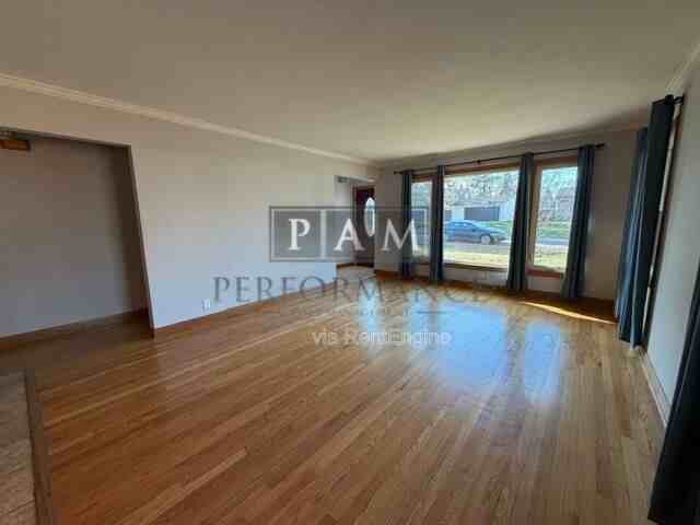 9229 27th Ave - Photo 4 of 31