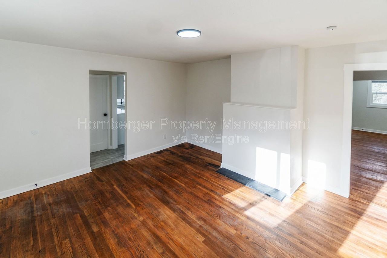 1909 S Garden Springs Rd - Photo 5 of 50