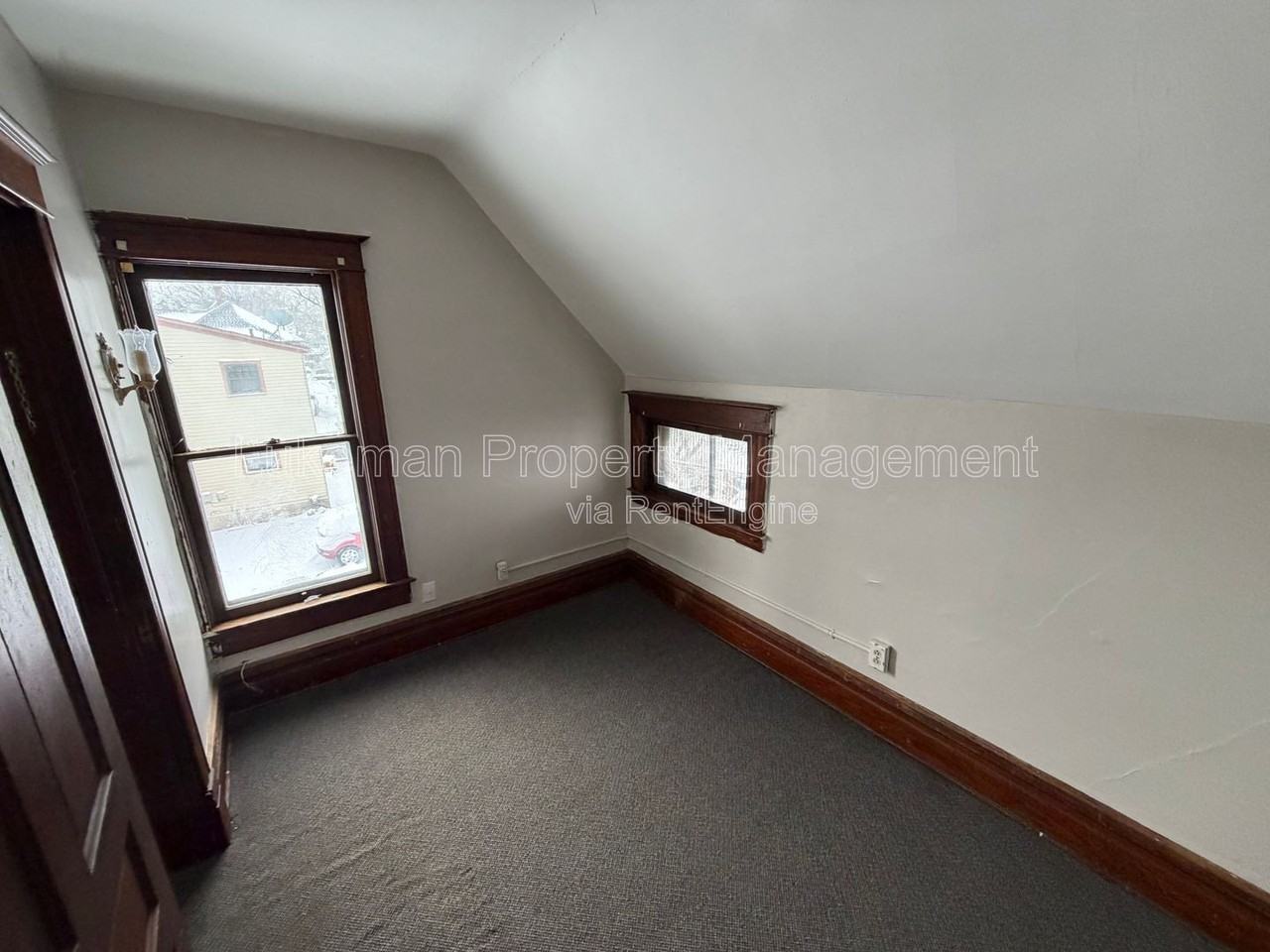 515 Village St #3 - Photo 5 of 8