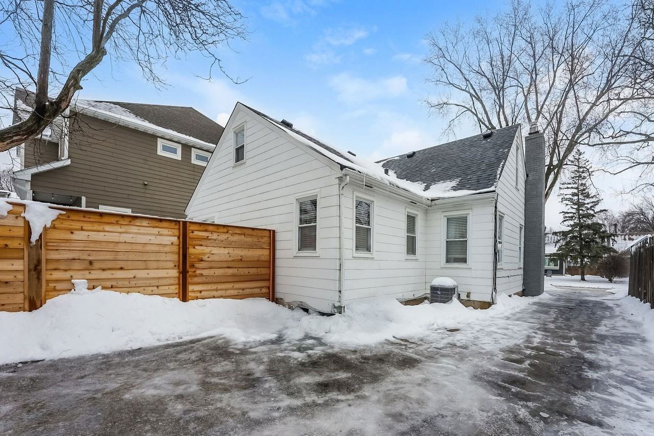 5928 York Ave S - Photo 3 of 33