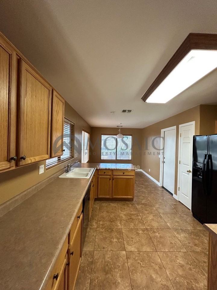 10348 E Crescent Ave - Photo 5 of 21