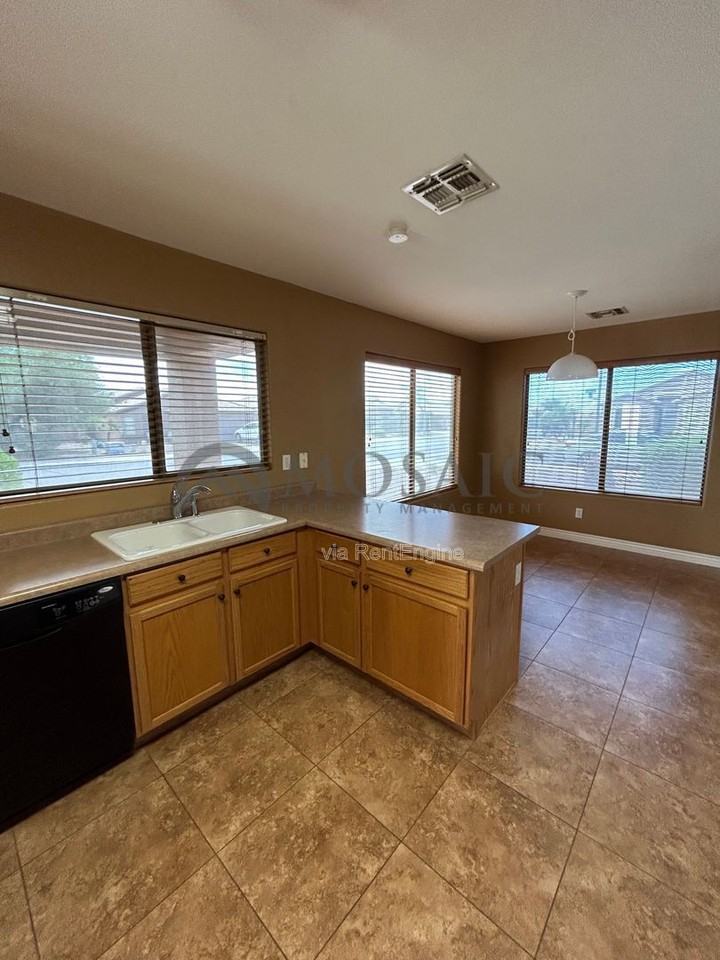 10348 E Crescent Ave - Photo 6 of 21