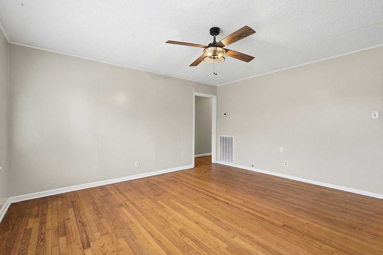 1759 S Park Dr - Photo 4 of 25